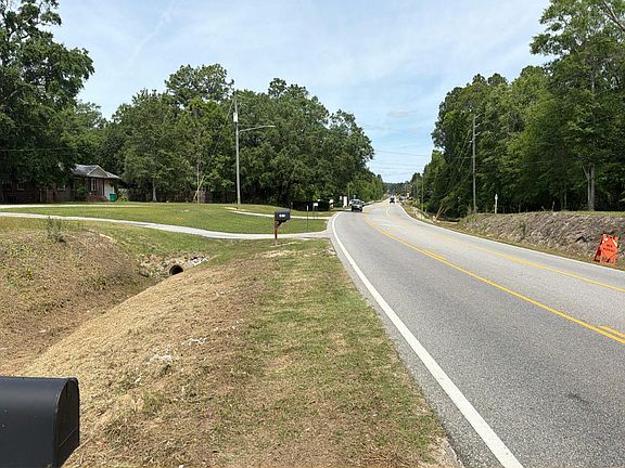 4th image of 1321 Celeste Rd