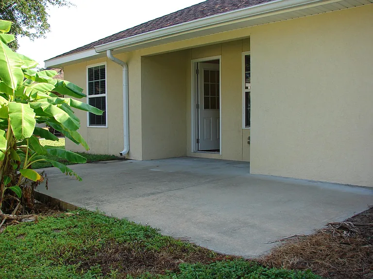 271 Millcrest Dr — Photo 4
