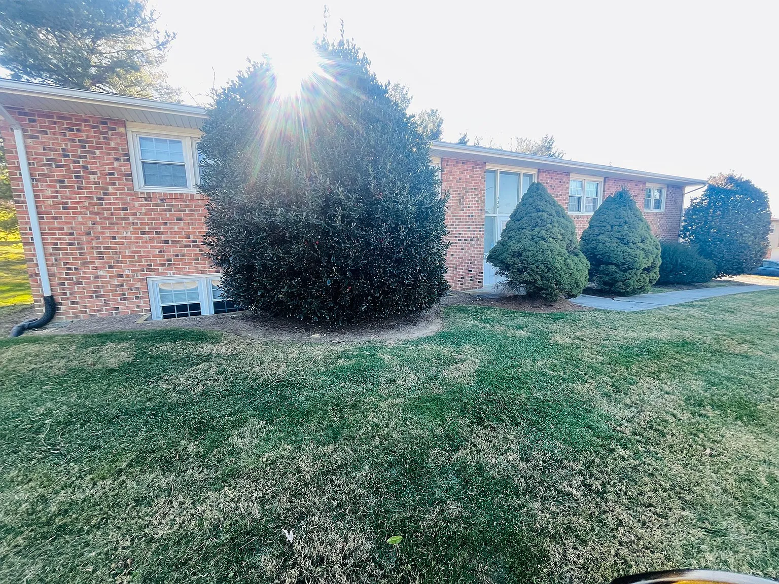 2 Bedroom, 1 Bath Apartment — Photo 2