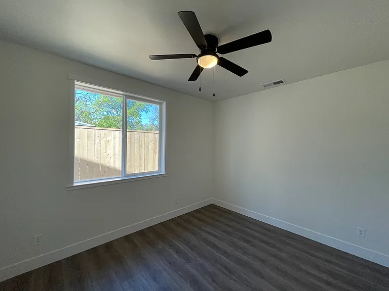 266 E 6th Ave #1 — Photo 8