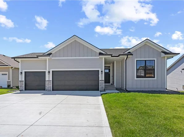 1412 NE Poplar Ct, Grimes, IA 50111