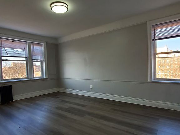 4th image of 633 Bergen Ave #52E