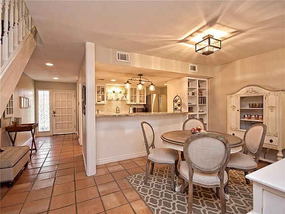 5th image of 3523 Greystone Dr APT 108