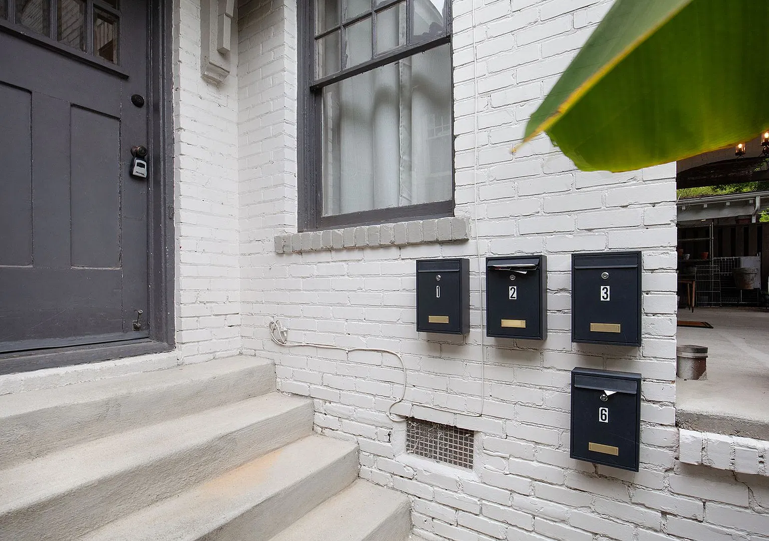 Half Off 1st Month! Midtown Studio Walking Distance to Piedmont Park! — Photo 4
