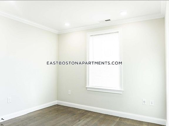 3rd image of 36 Monmouth St #U02