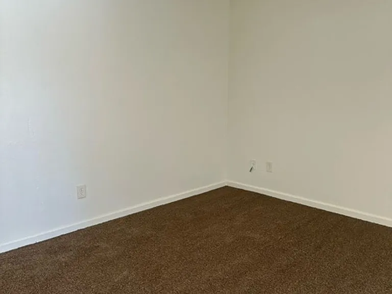 708 Arvin St — Photo 4