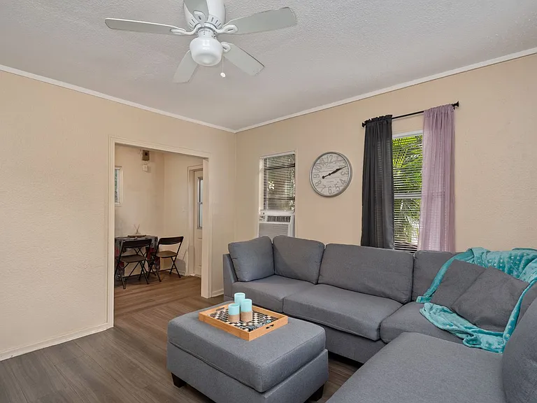 207 N Lakewood Dr — Photo 15