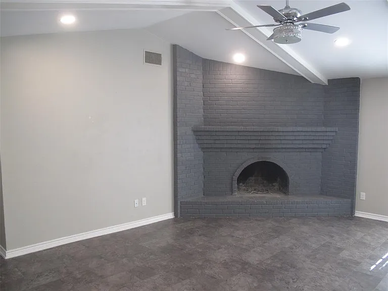 3504 Roanoke Dr — Photo 7