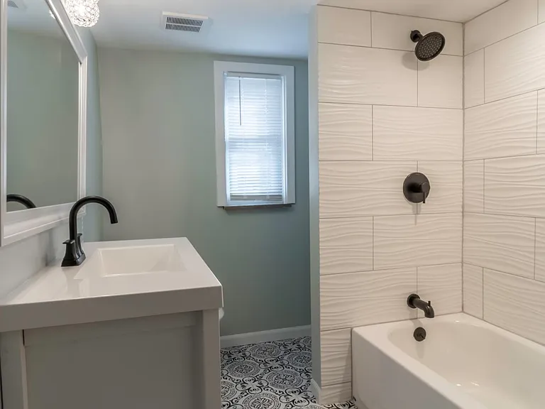 1021 Portland St #2 — Photo 12