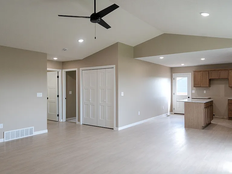 4325 Dawn St — Photo 3