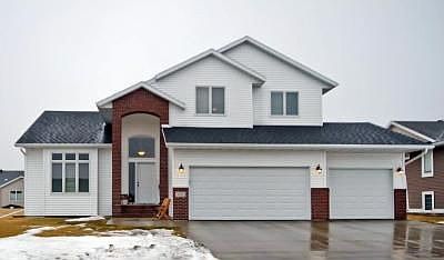 1st image of 627 17th Ave E