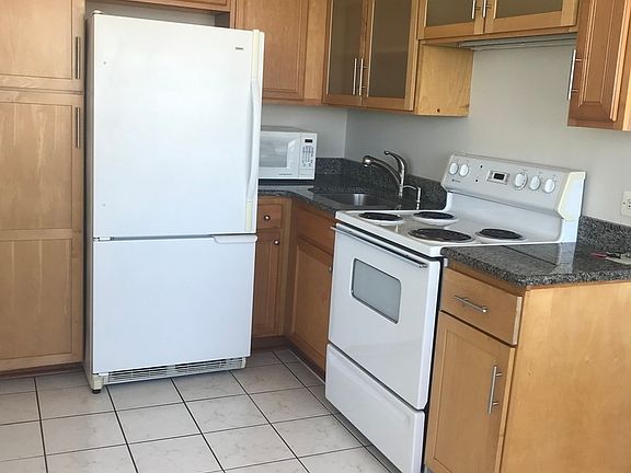 5th image of 6171 N Sheridan Rd APT 2707
