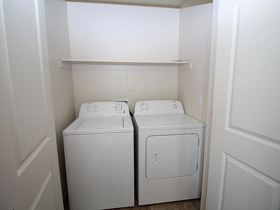 washer / dryer in unit