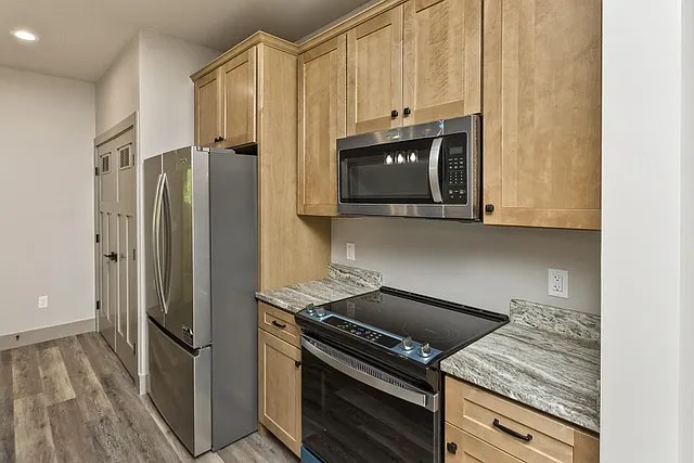 113 Caledonia Rd — Photo 7