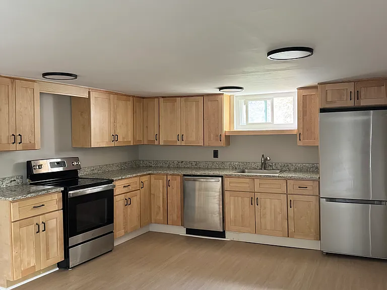 121 Peace Ln — Photo 2