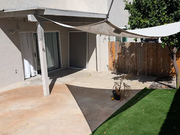 1388 Palomar Pl, Vista, CA 92084