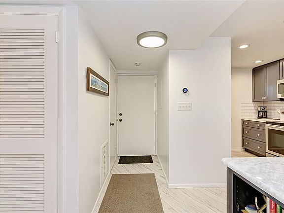 5th image of 2110 Benjamin Franklin Dr #304SEA