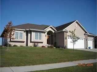 1025 Veterans Memorial Dr, Carlisle, IA 50047