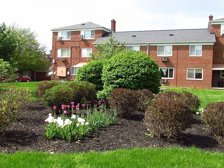 Lawn Village — Photo 5