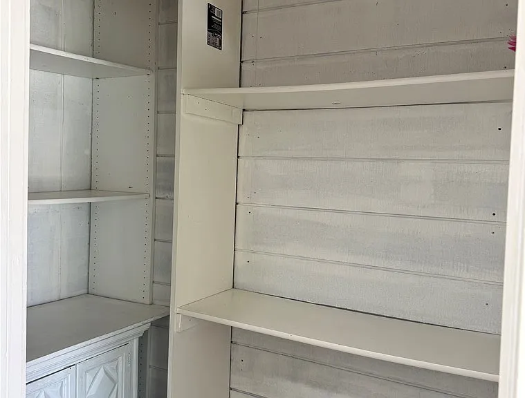 8739 Tyrone Ave — Photo 36