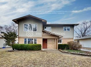 245 Cindy Ln, Wheeling, IL 60090