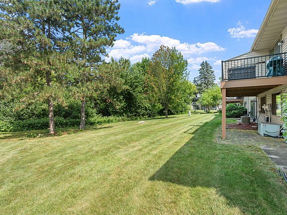4th image of 903 Shirlee Ln