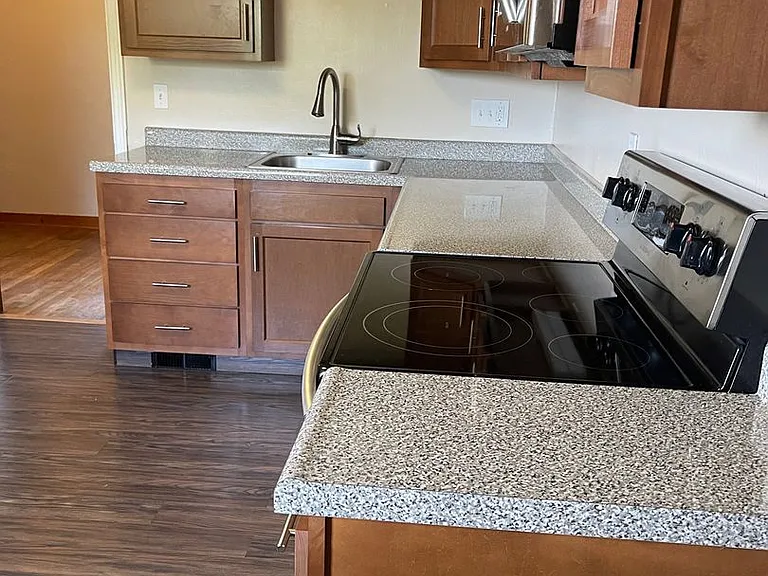 250 Locust St — Photo 6