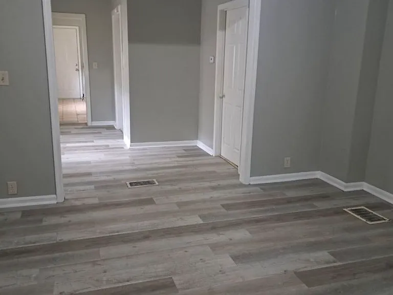 832 S Pershing Ave — Photo 3