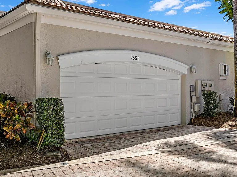 7655 Estuary Ct — Photo 15