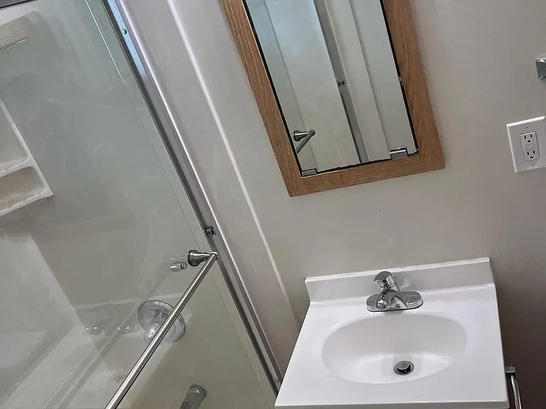 473 W Sunset Blvd — Photo 15
