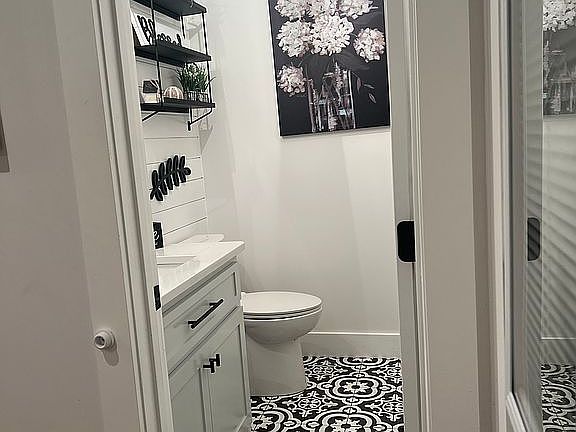 1/2 Bathroom 