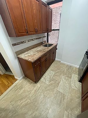 4th image of 2104 Amsterdam Ave #4A