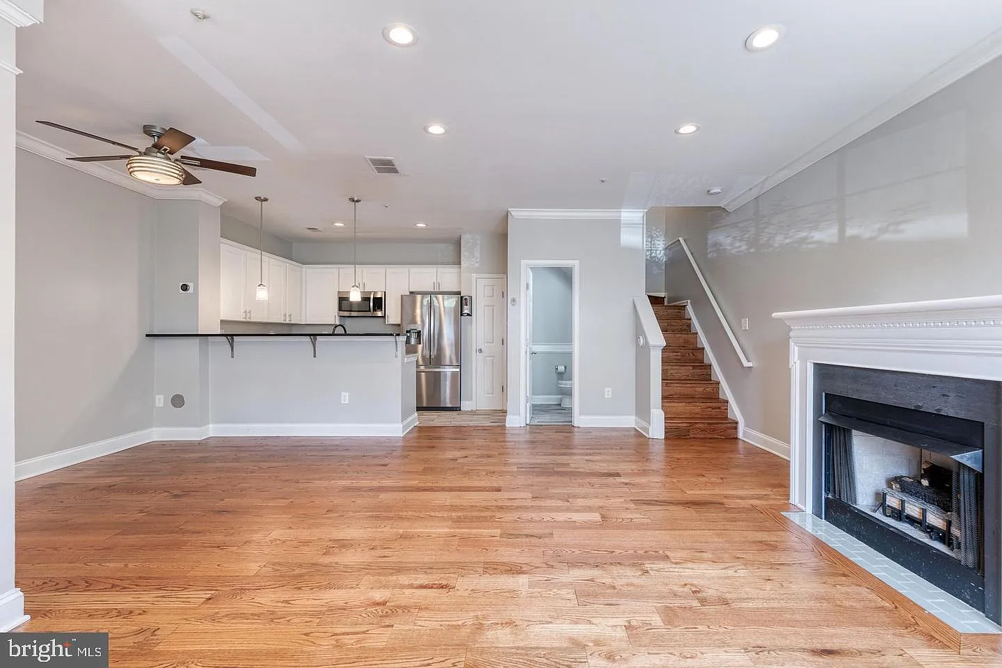 3 bed, 2.5 bath, 1490 sqft, $2,600 — Photo 3