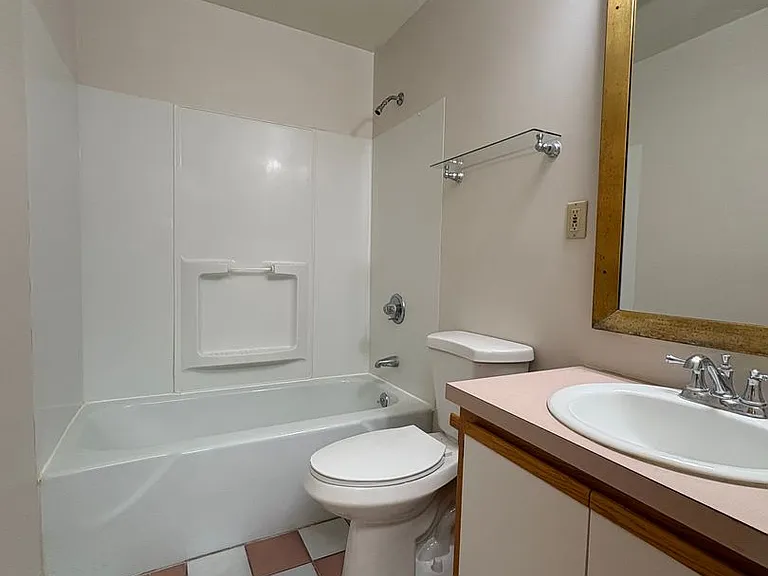 278 Chamberlain Road - Blue Pod — Photo 7