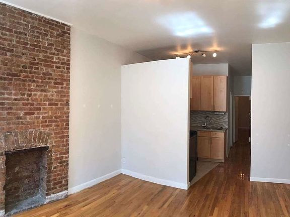 3rd image of 333 W 19th St APT 3W
