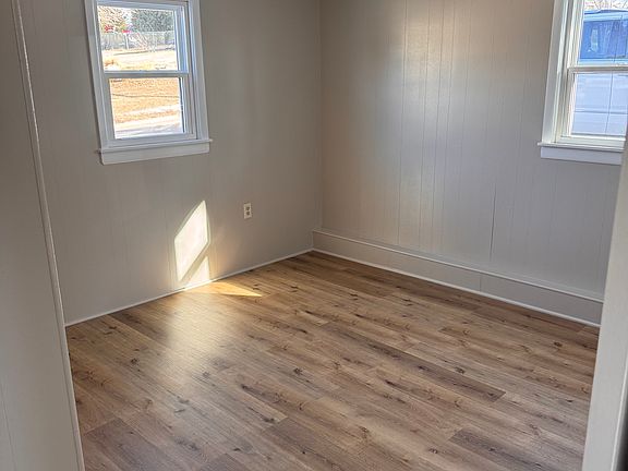 3rd image of 1005 E Eldora Ave