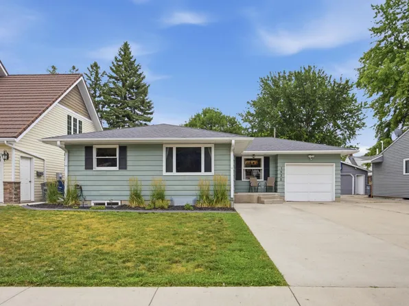 1232 15th St N, Moorhead, MN 56560