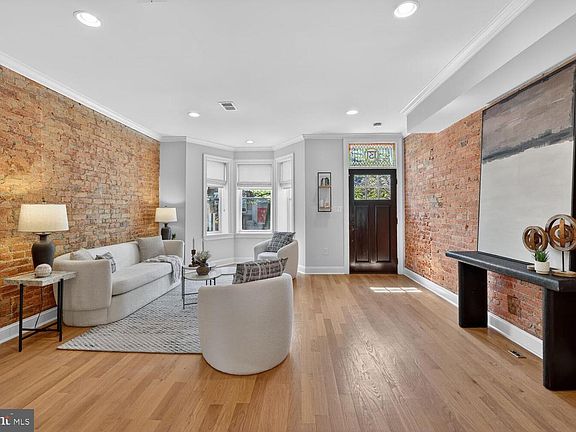 2nd image of 131 P St NW