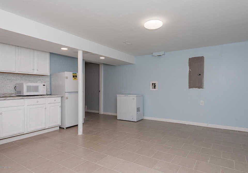1st image of 2801 Hikes Ln