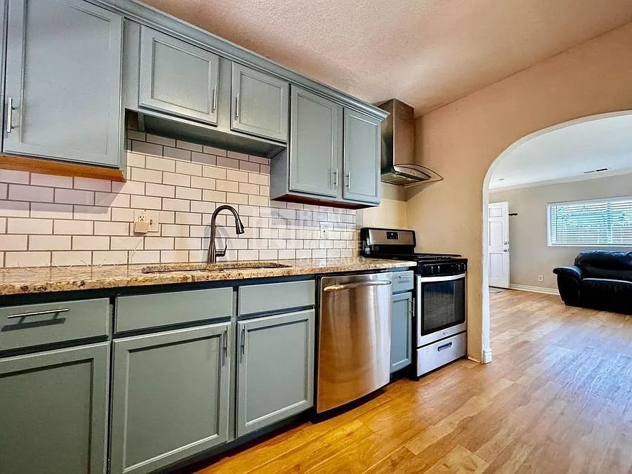 Charming Home in Overland Park — Photo 4