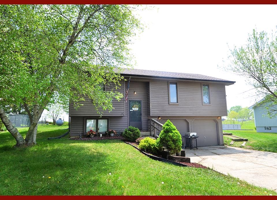 1st image of 904 Pheasant Dr