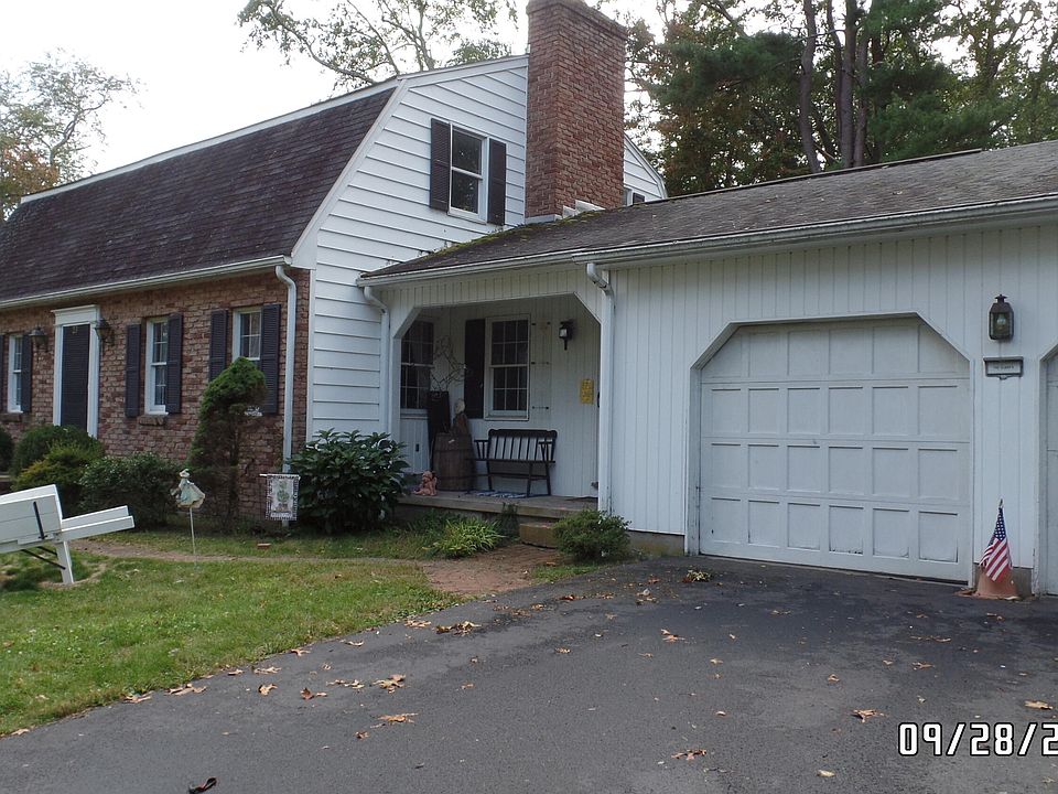 1st image of 21 Henry Dr