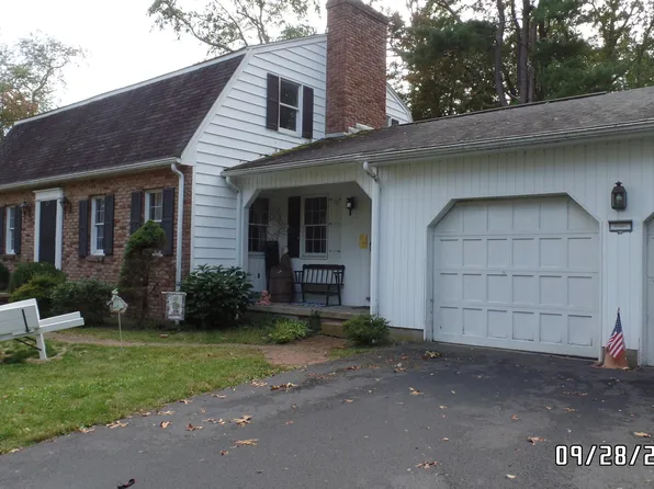 21 Henry Dr, Montoursville, PA 17754