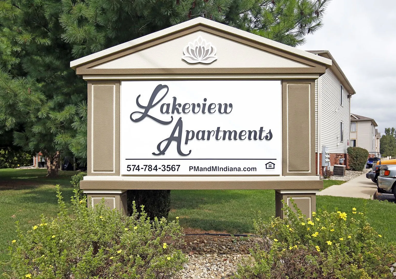 Lakeview Apartments — Photo 3