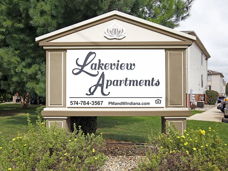 Lakeview Apartments — Photo 4