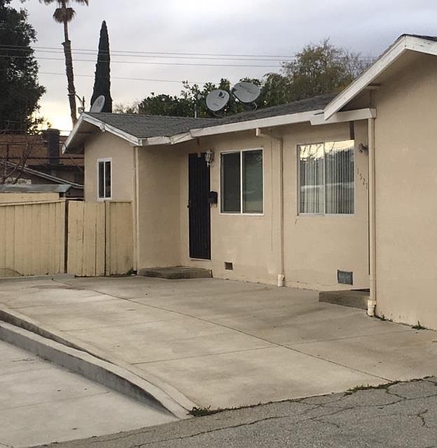 2nd image of 1521 Mount Pleasant Dr