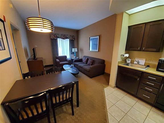5th image of 8303 Palm Pkwy #213