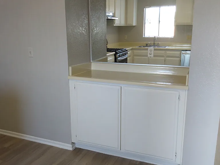 Village Glen Apartments — Photo 11