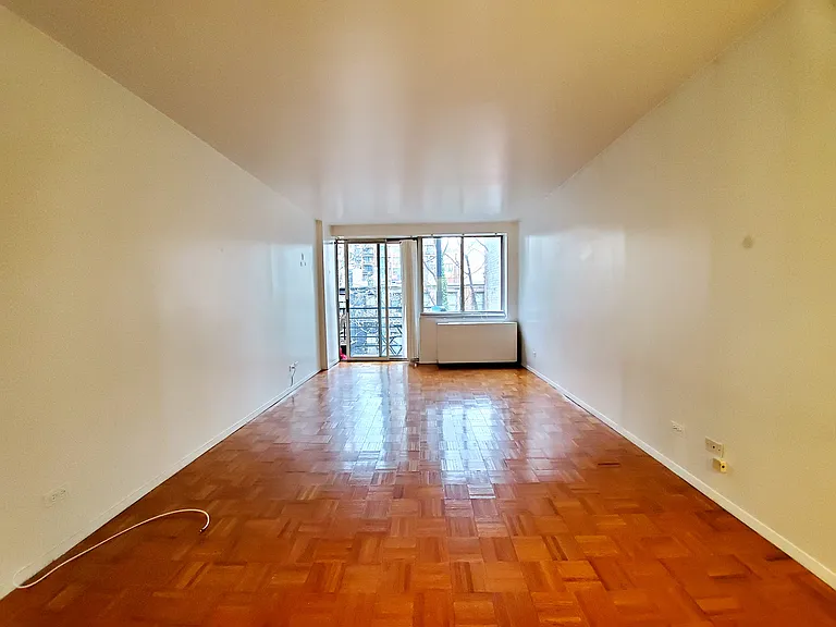 352 E 76th St #5RW — Photo 2