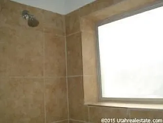 395 N 200 E — Photo 25